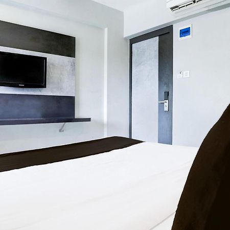 Super Townhouse Oak Vashi Hotel Turambhe Eksteriør billede