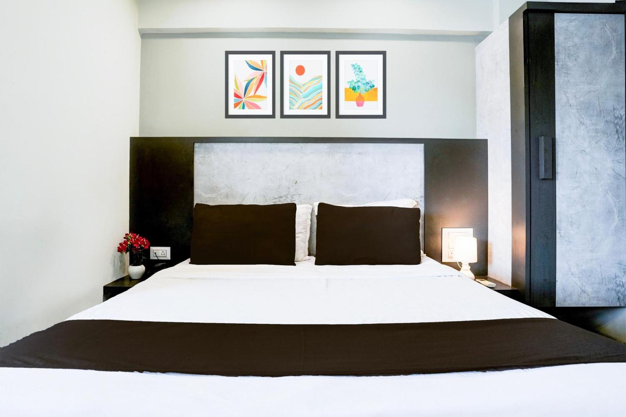 Super Townhouse Oak Vashi Hotel Turambhe Eksteriør billede