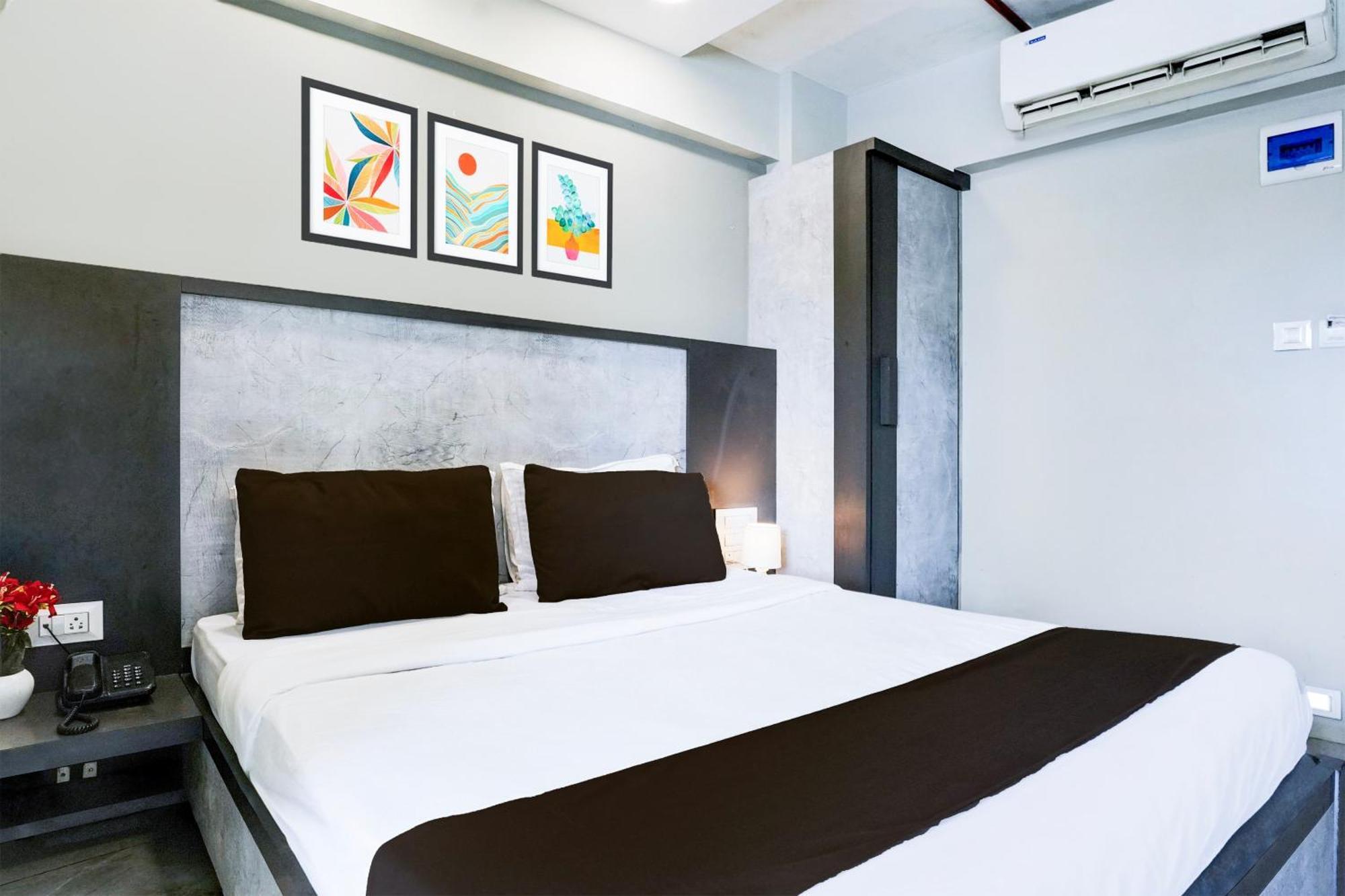 Super Townhouse Oak Vashi Hotel Turambhe Eksteriør billede