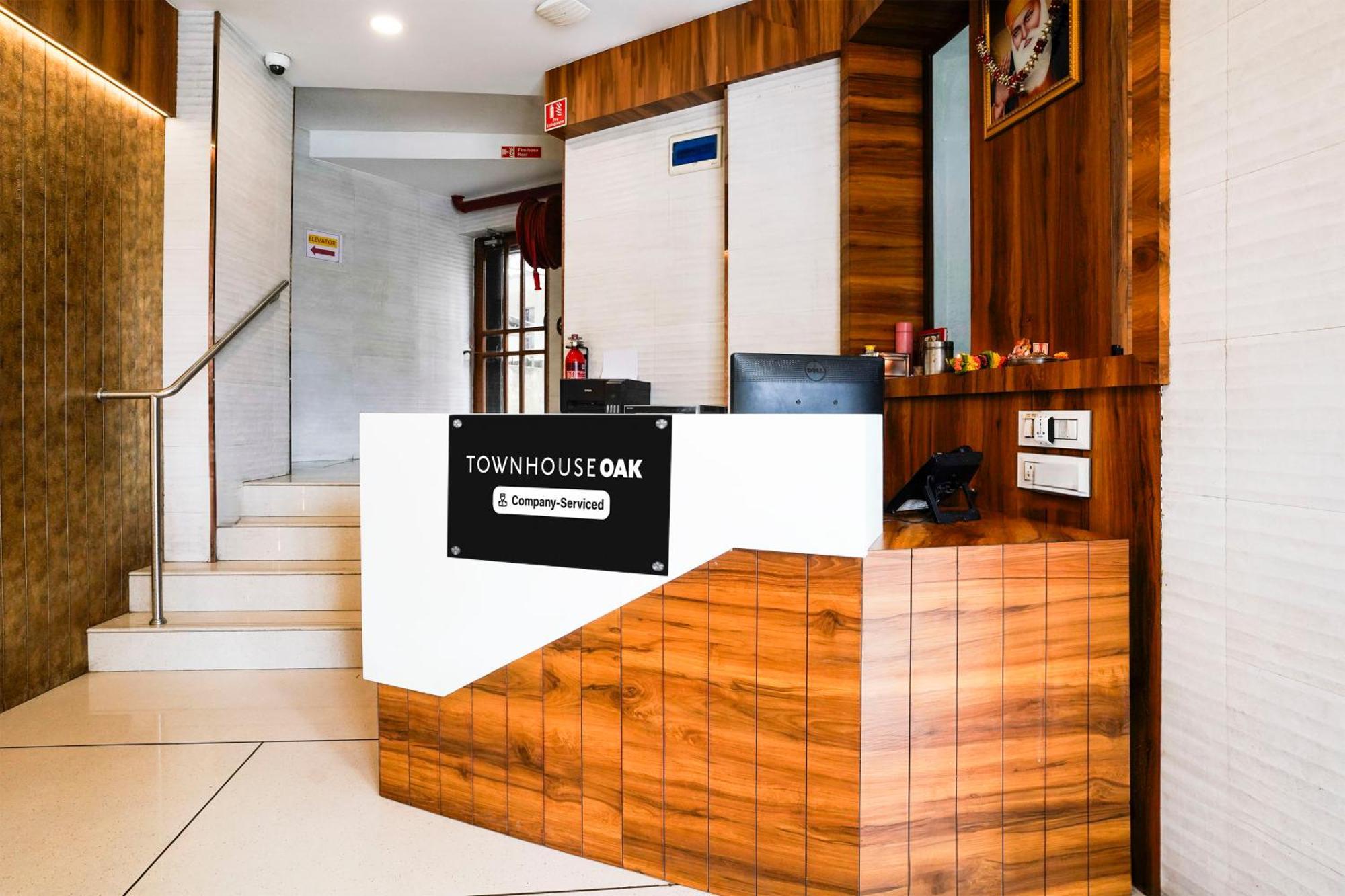 Super Townhouse Oak Vashi Hotel Turambhe Eksteriør billede