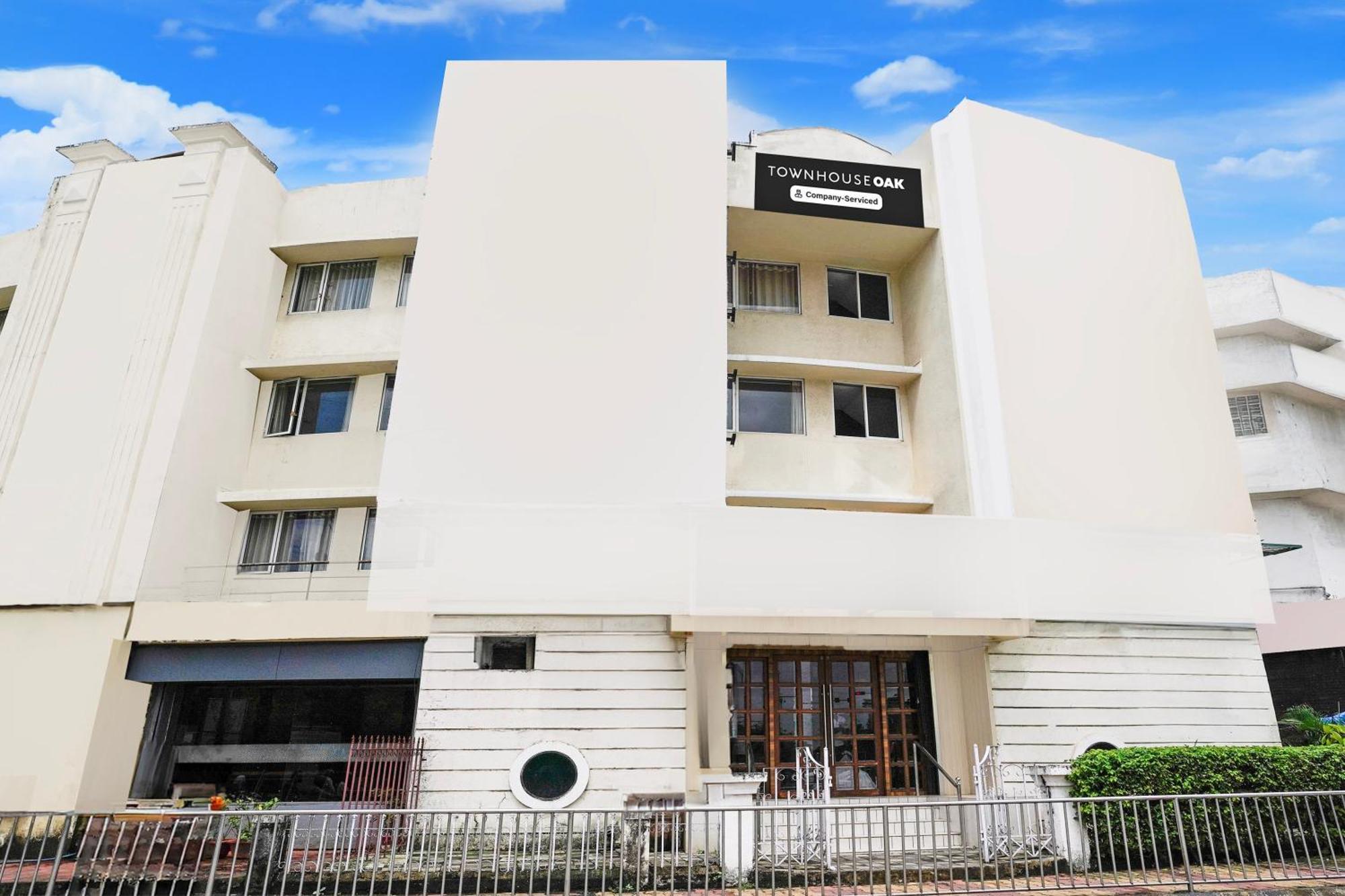 Super Townhouse Oak Vashi Hotel Turambhe Eksteriør billede