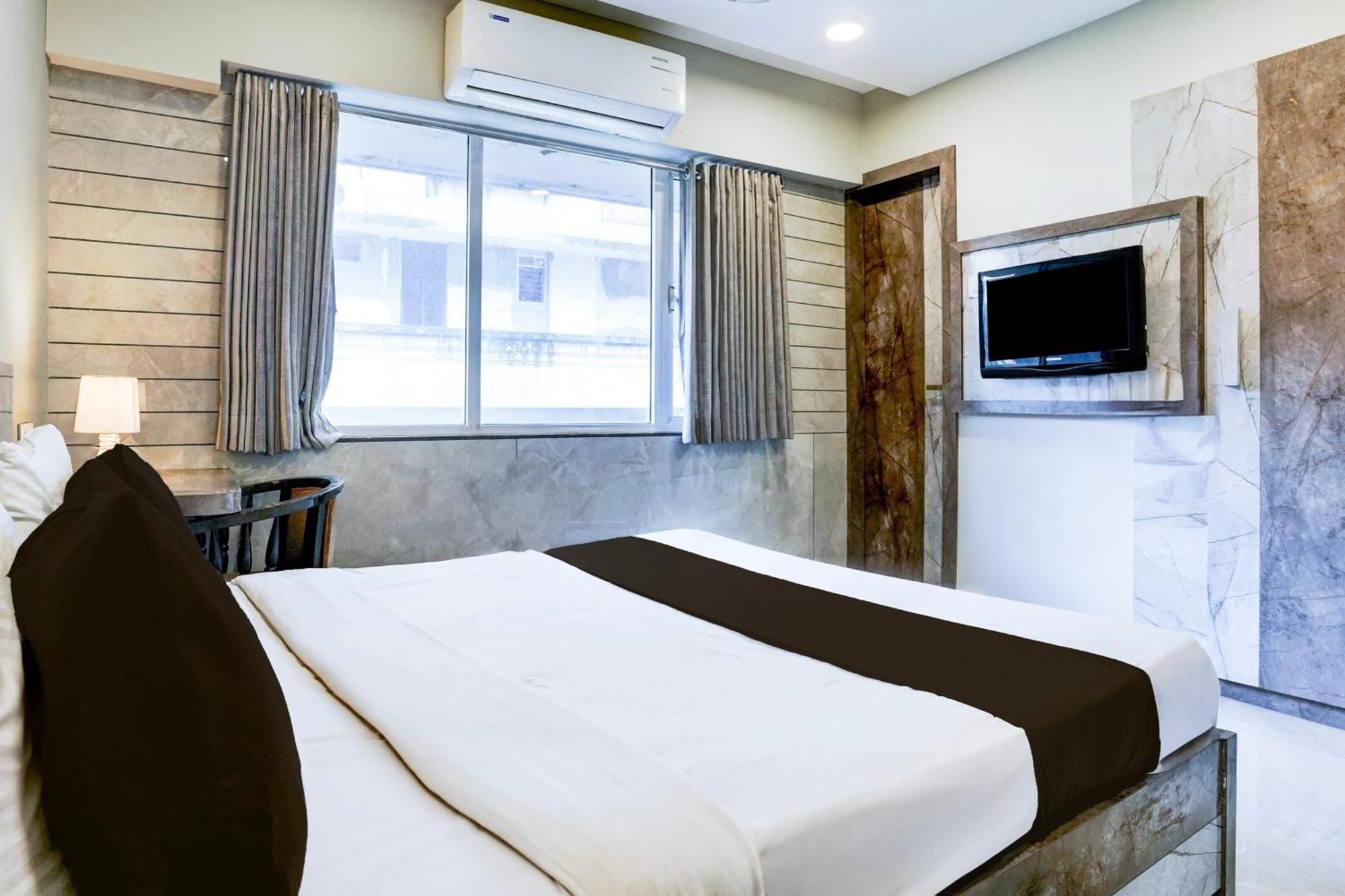 Super Townhouse Oak Vashi Hotel Turambhe Eksteriør billede